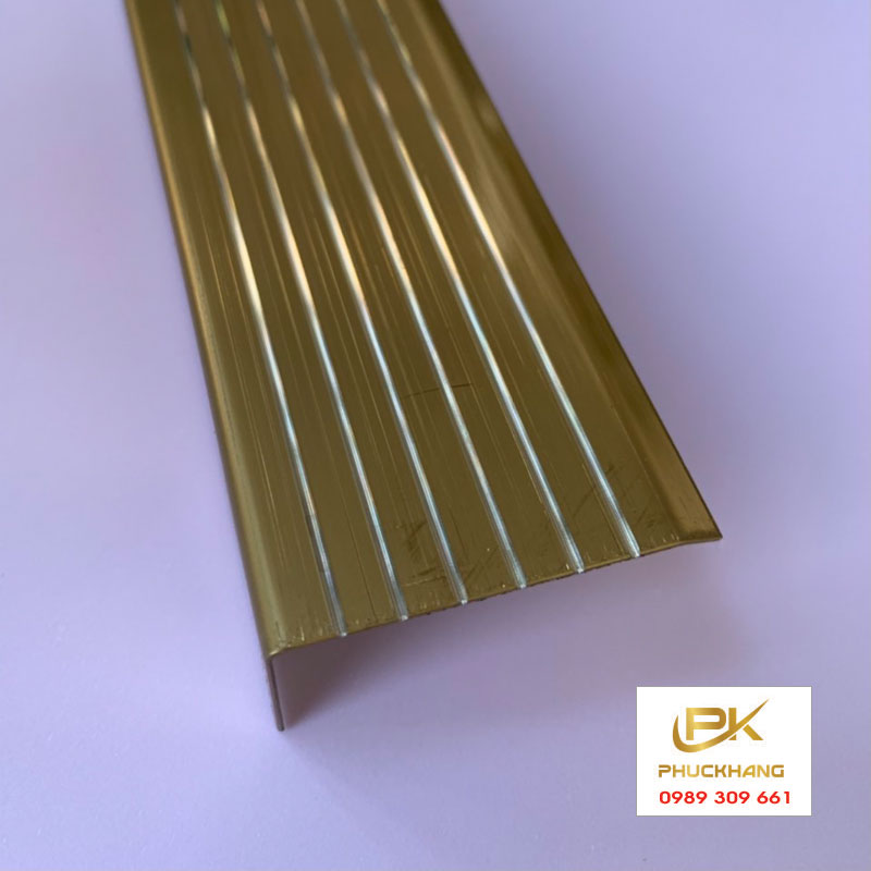 Nẹp Inox Cầu Thang V&agrave;ng xước