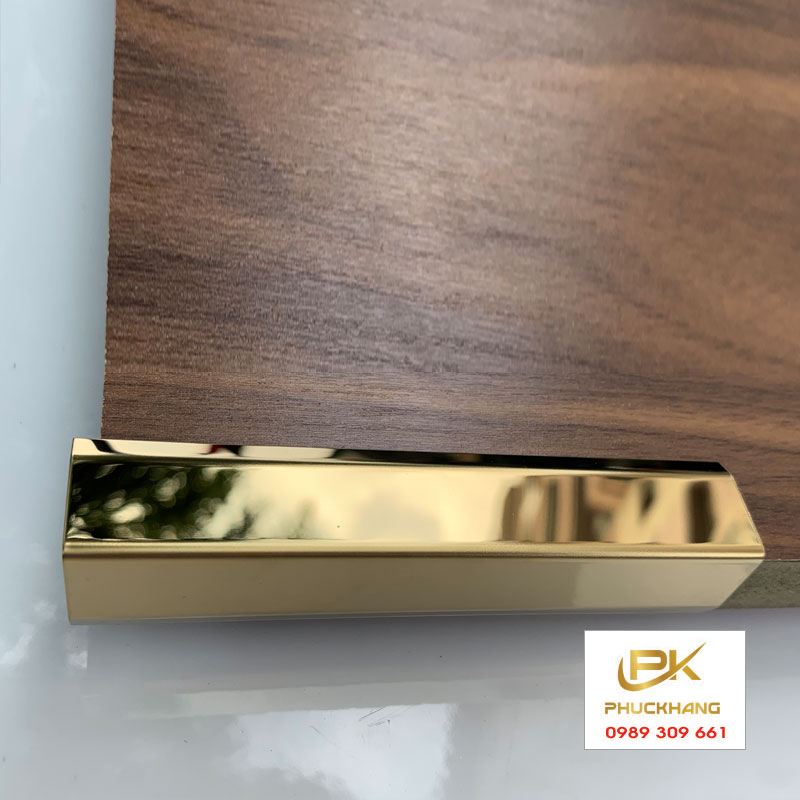 Nẹp Inox V20 V&agrave;ng b&oacute;ng