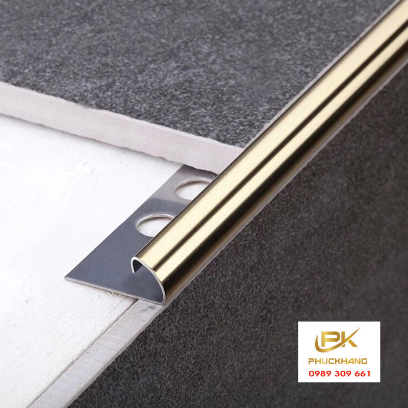 Nẹp Inox G&oacute;c Tr&ograve;n V&agrave;ng B&oacute;ng