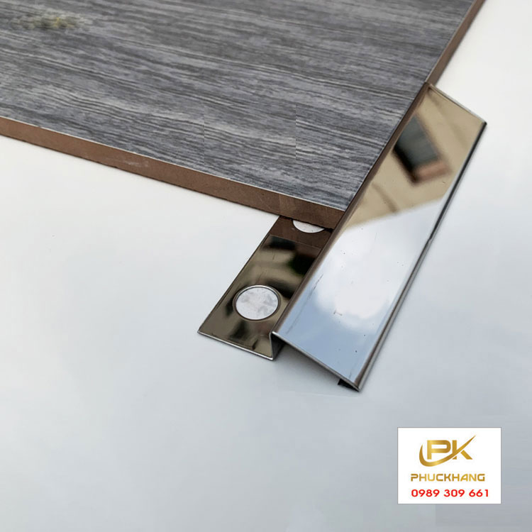 Nẹp inox G&oacute;c V&aacute;t