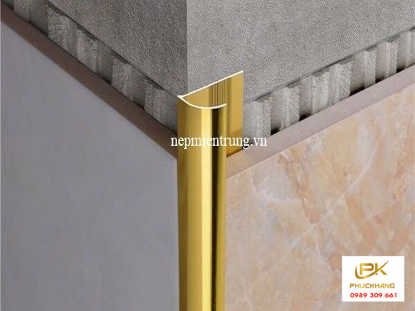 Bo ốp gạch tr&ograve;n