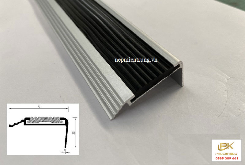 Nẹp nh&ocirc;m cầu thang